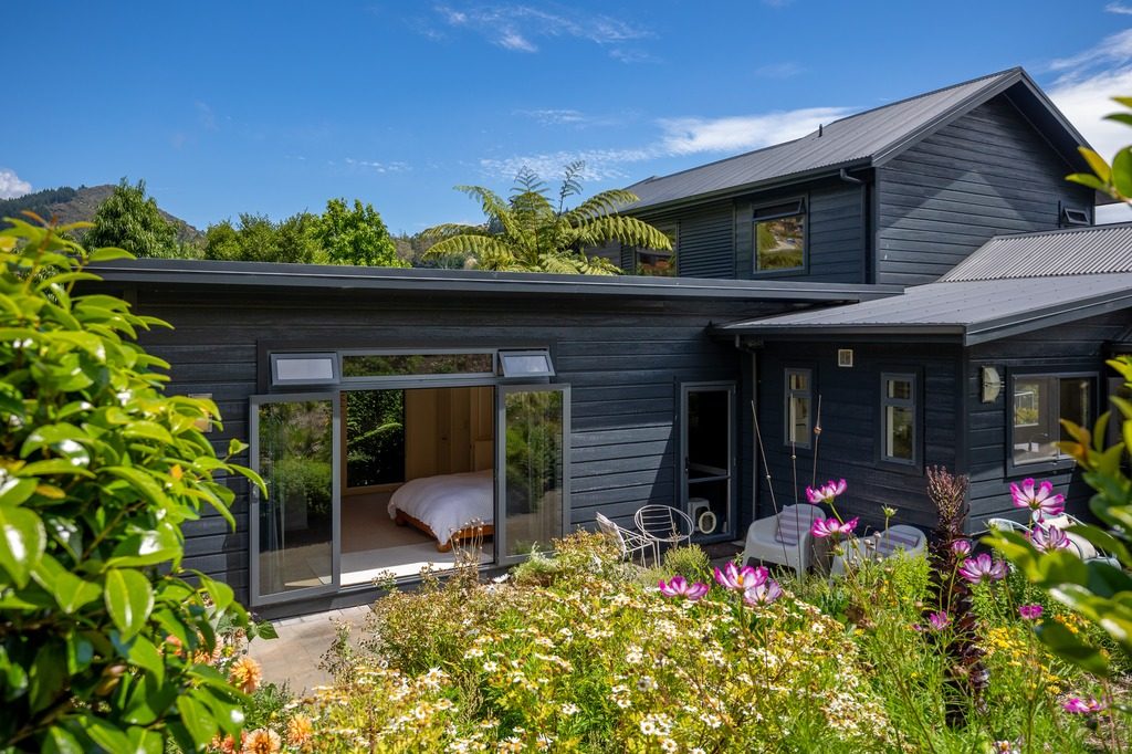 Roof & Exterior Painters Nelson